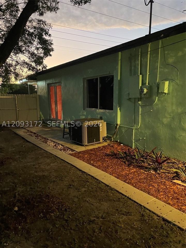 500 Nw 31st Ave #0 - Photo 4 of 46