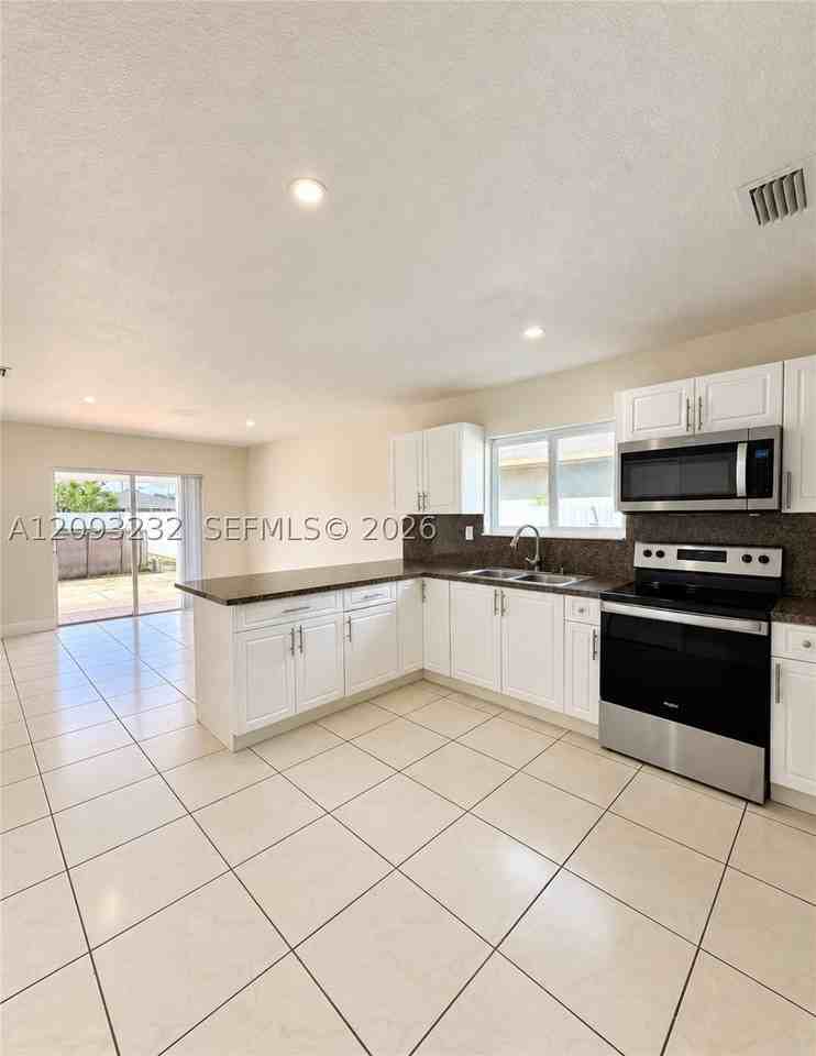 3620 Nw 189th St #0 - Photo 5 of 21