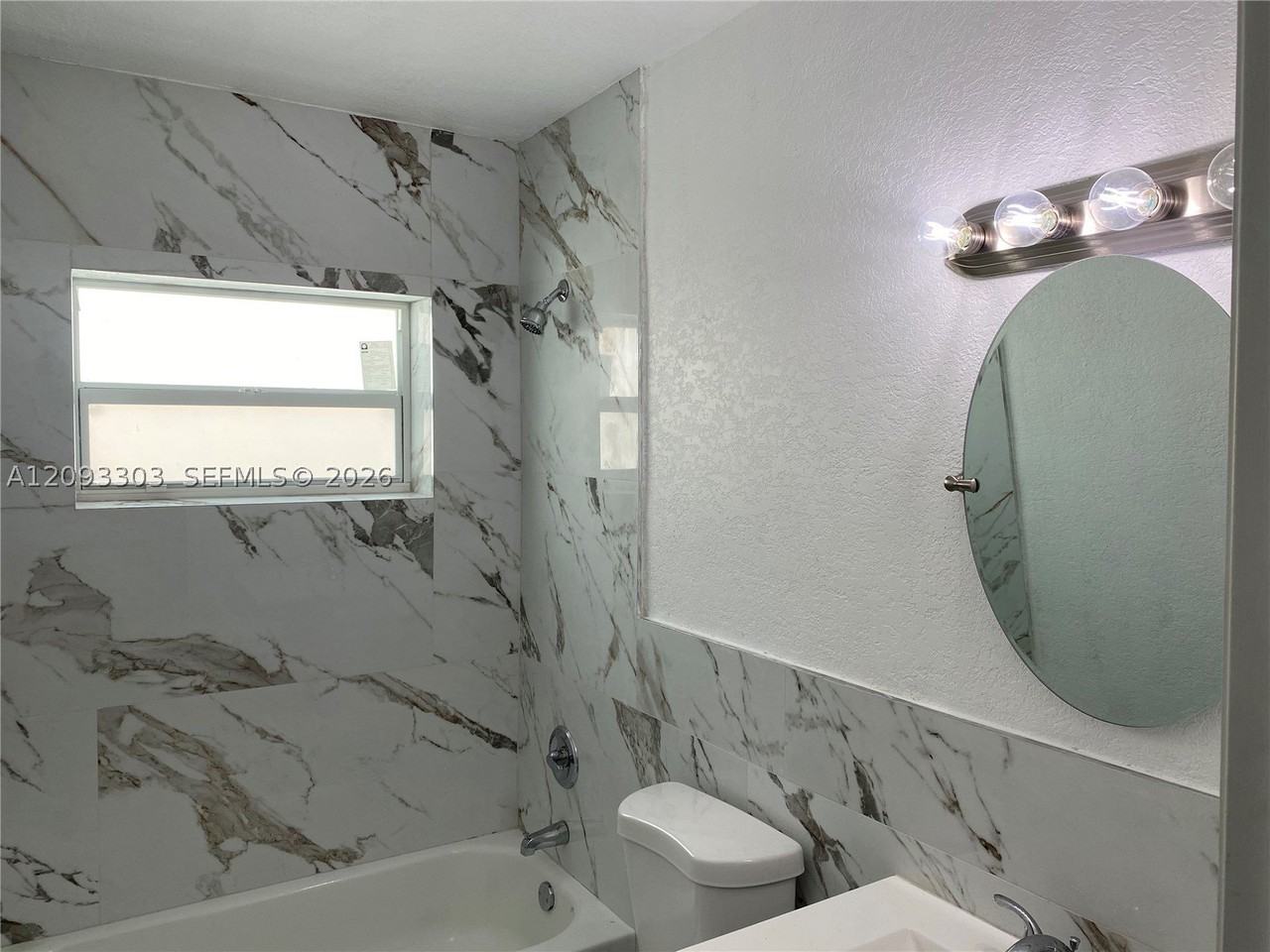 1850 Sw 48th Ave - Photo 5 of 15