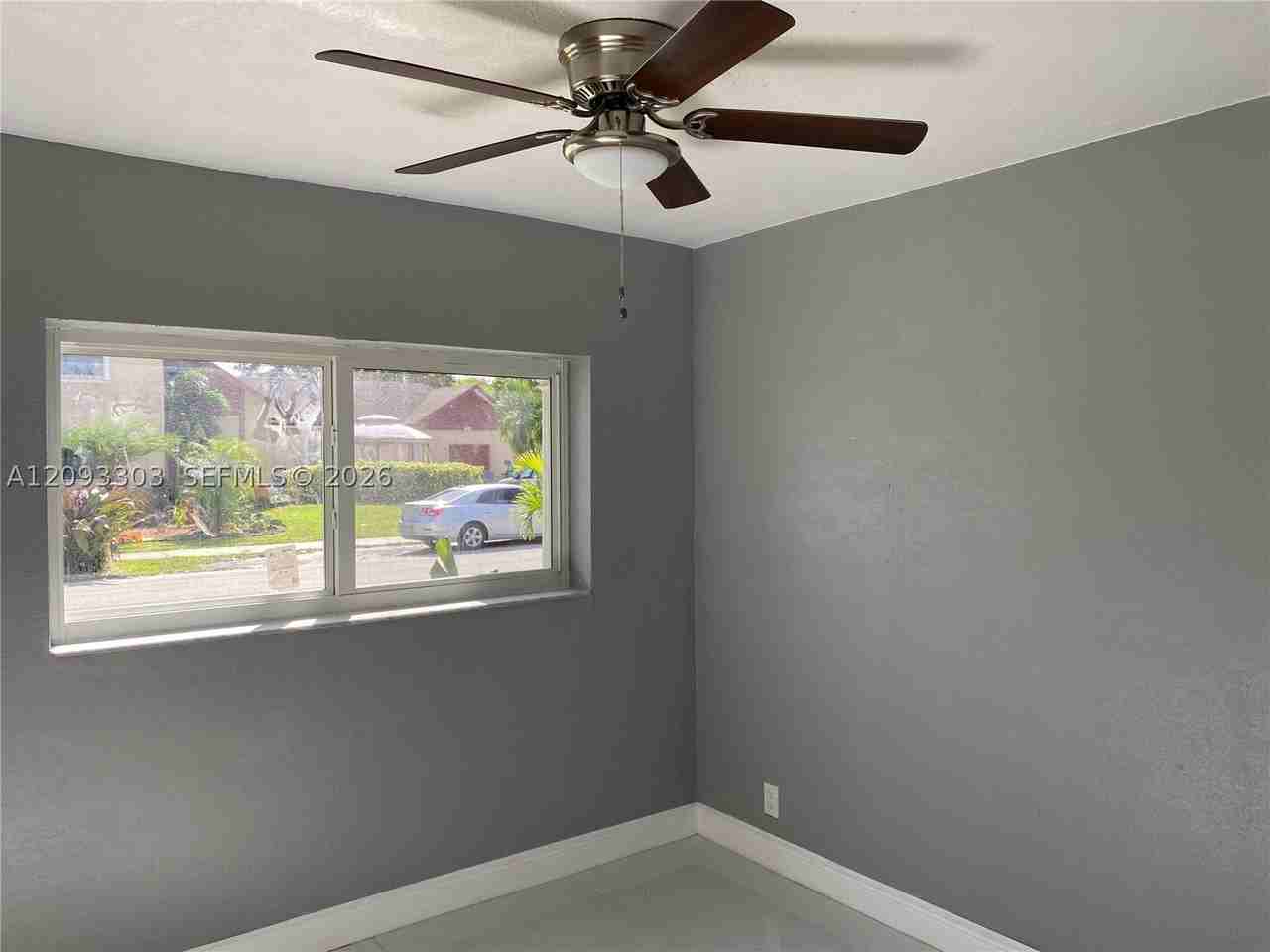 1850 Sw 48th Ave - Photo 7 of 15