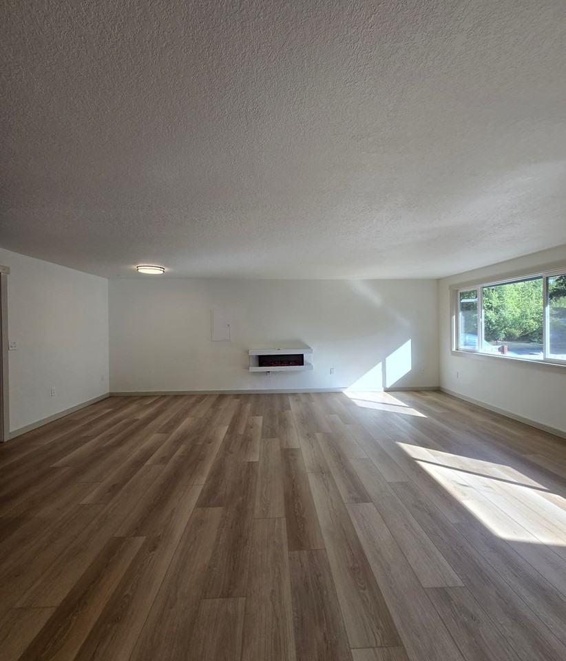903 Logan St - Photo 4 of 27
