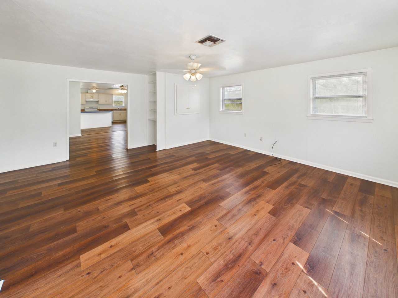 11064 N Dowling Rd - Photo 5 of 8