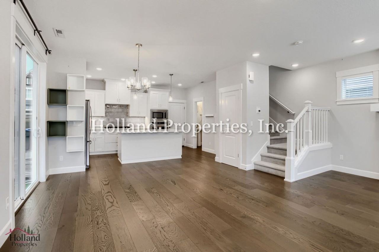 3933 Se 83rd Ave - Photo 3 of 23