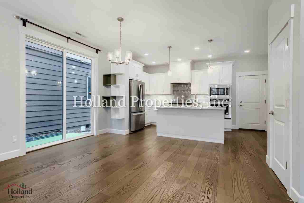 3933 Se 83rd Ave - Photo 5 of 23