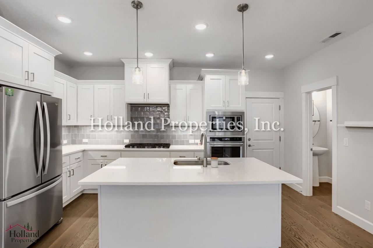 3933 Se 83rd Ave - Photo 6 of 23