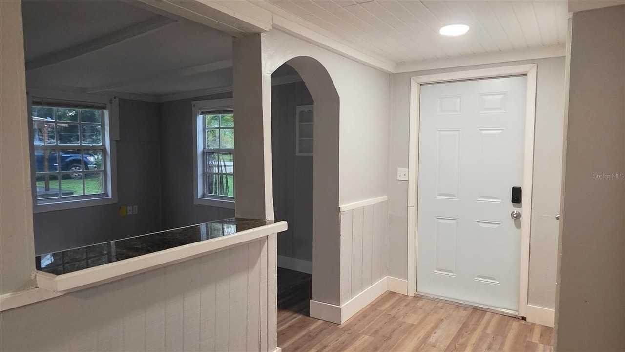 8003 Hillman Ave - Photo 2 of 28