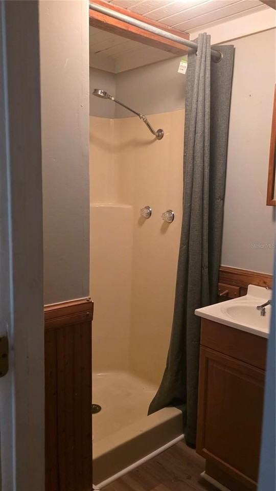 8003 Hillman Ave - Photo 5 of 28