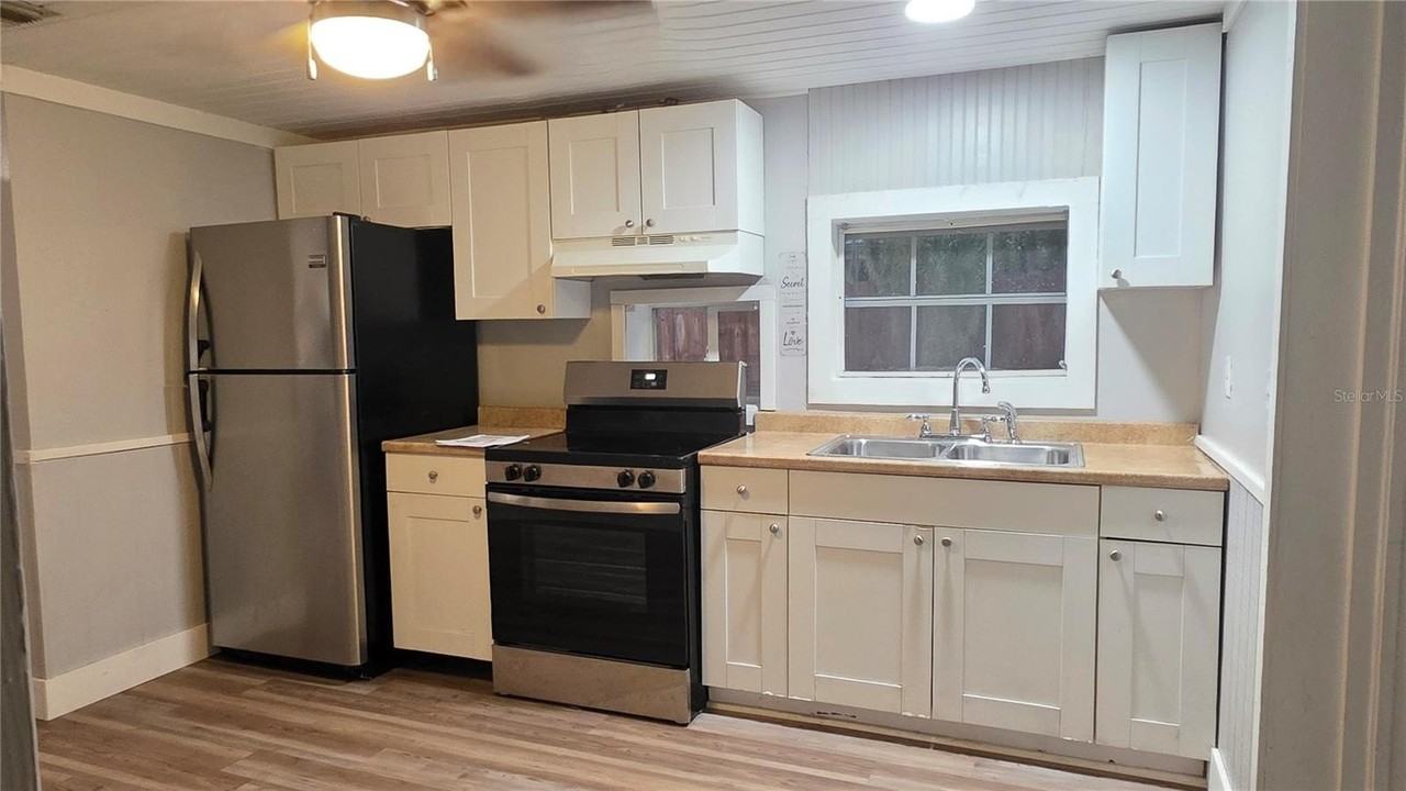 8003 Hillman Ave - Photo 6 of 28