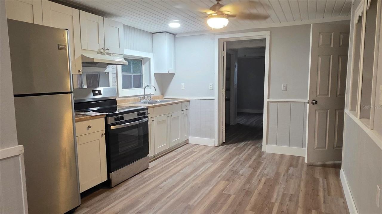 8003 Hillman Ave - Photo 7 of 28