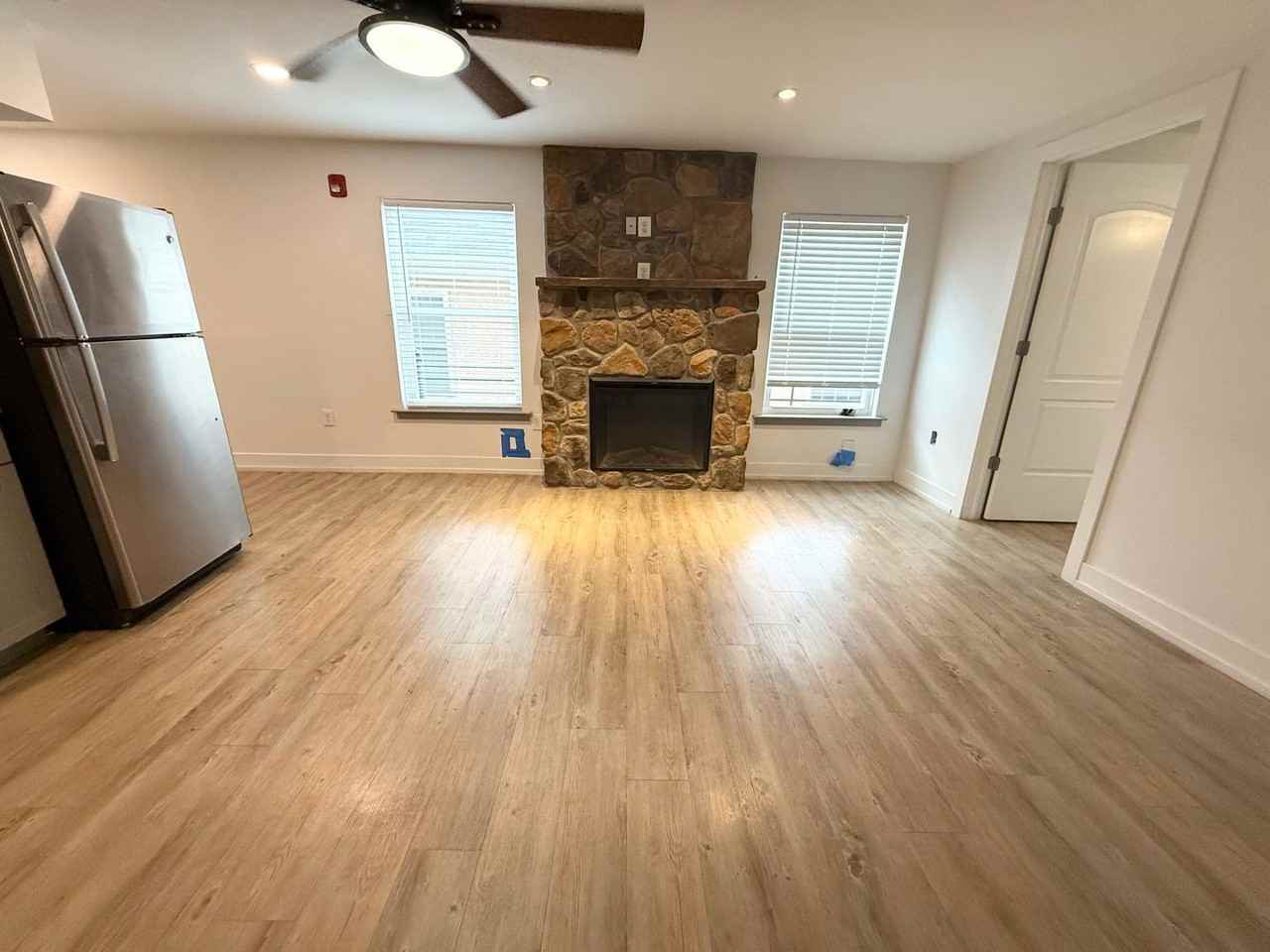 Main St W 221 - Photo 5 of 32