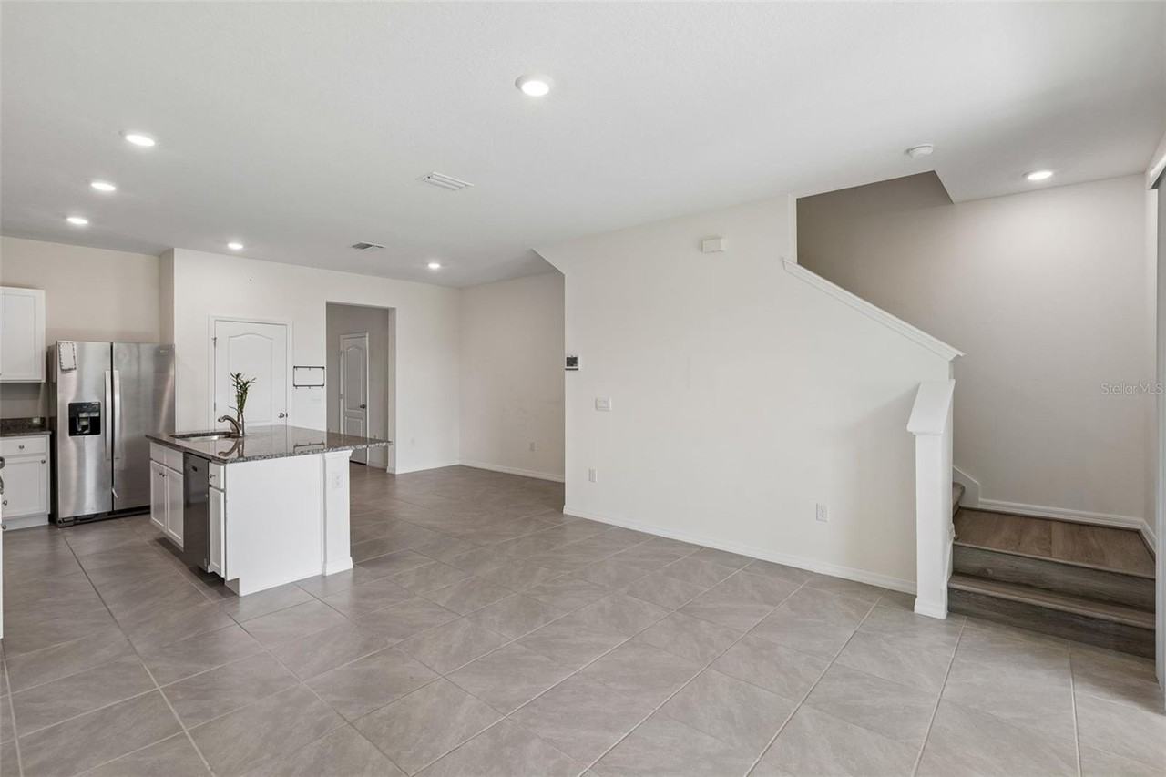 1014 Lido Dr - Photo 5 of 20
