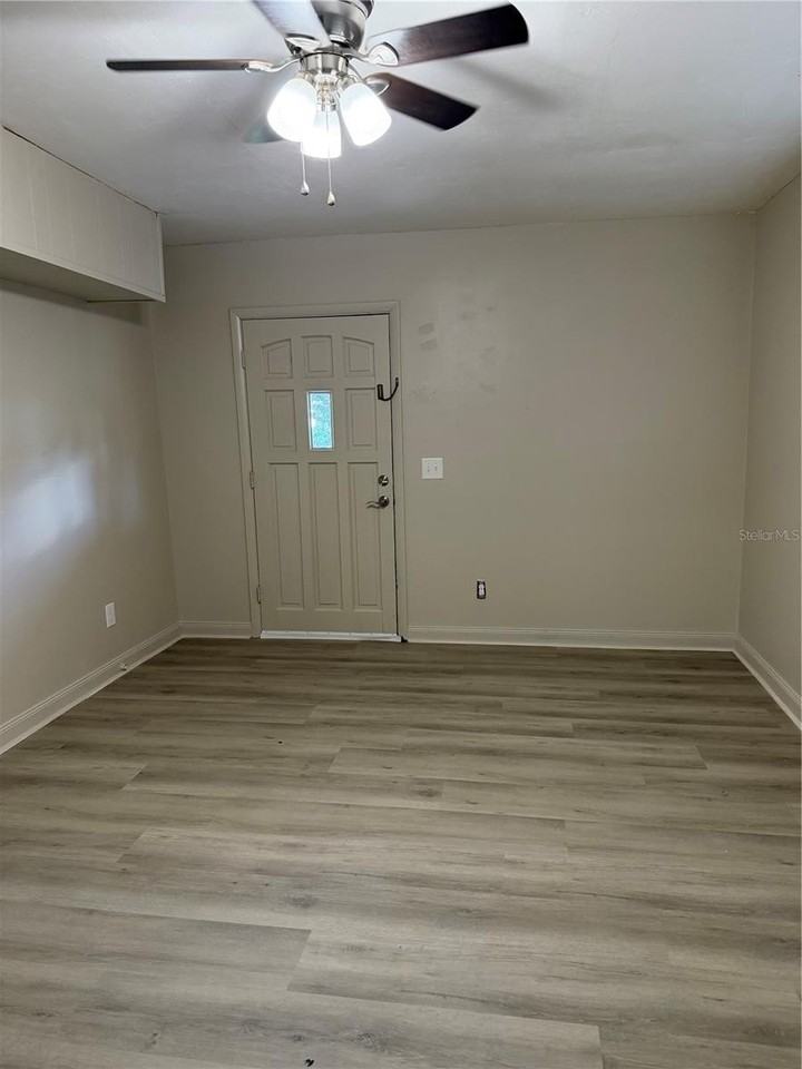3003 Venice Way - Photo 2 of 12