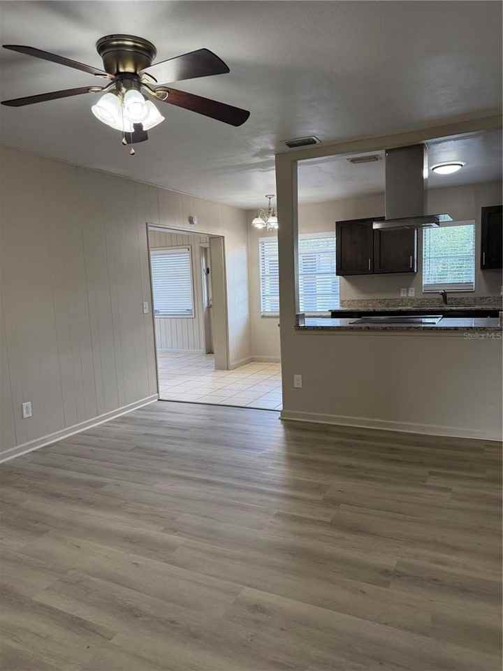 3003 Venice Way - Photo 3 of 12