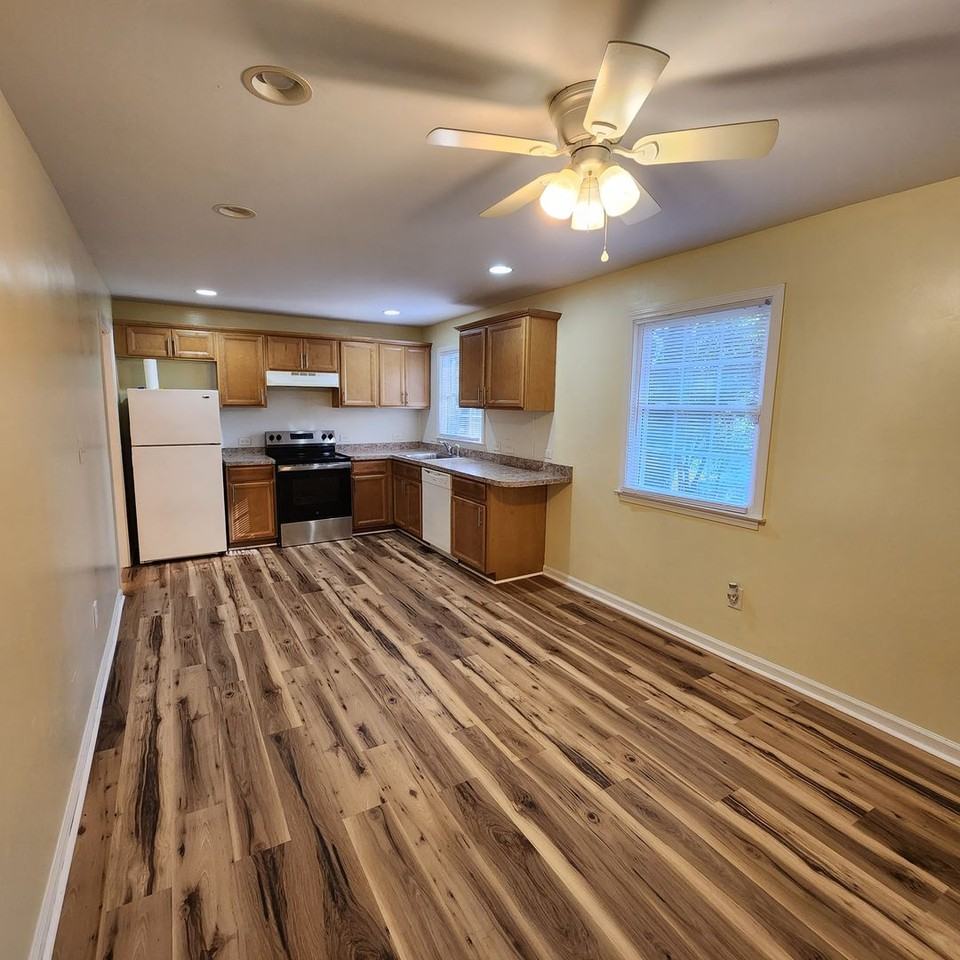 1208 Thames Ct - Photo 4 of 27