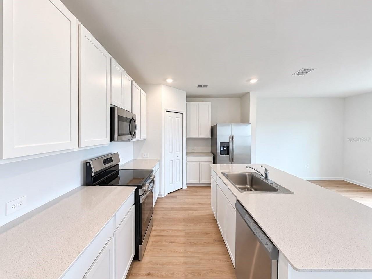6221 Botticella Blvd - Photo 5 of 29