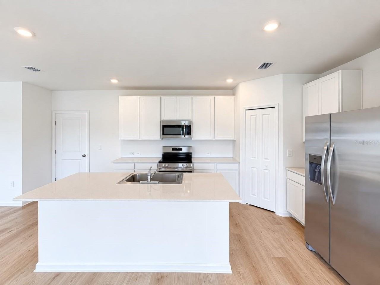 6221 Botticella Blvd - Photo 6 of 29