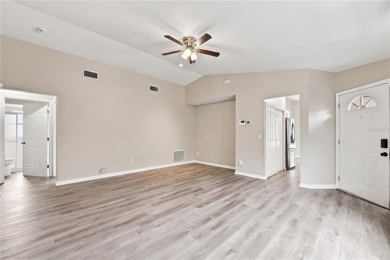 9910 Dean Cove Ln - Photo 5 of 7