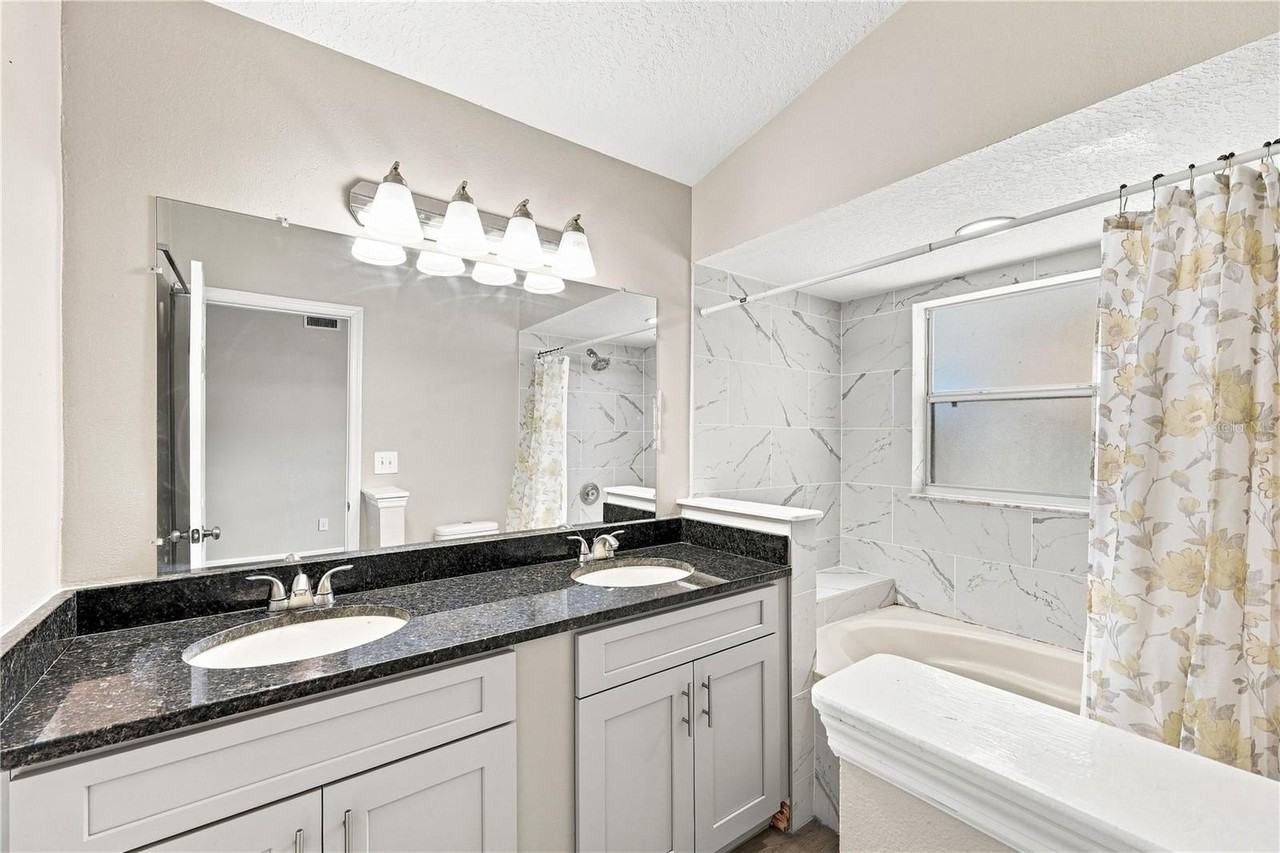 9910 Dean Cove Ln - Photo 6 of 7