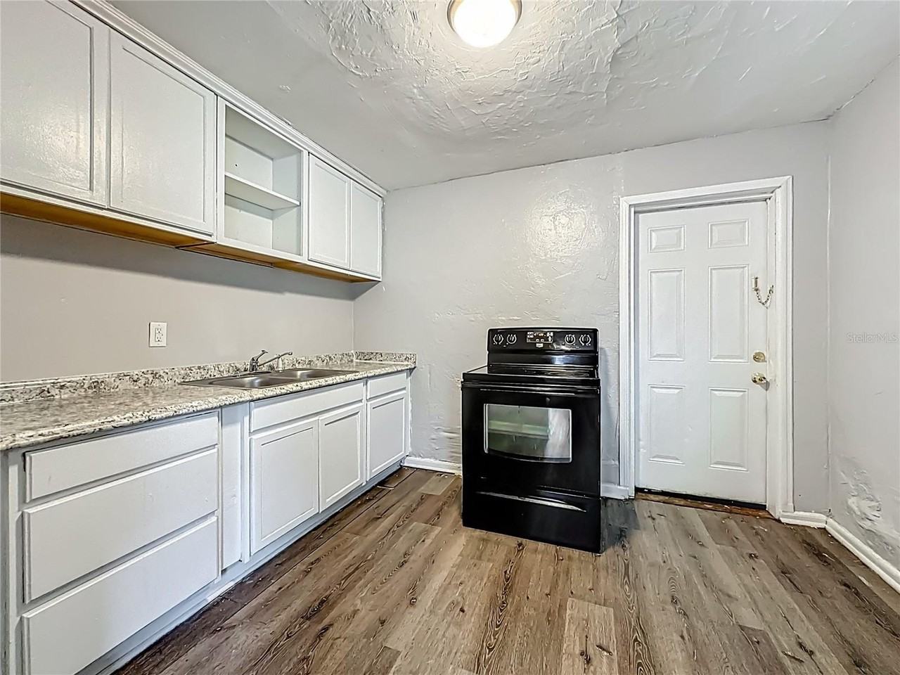 1546 Ella St - Photo 7 of 22