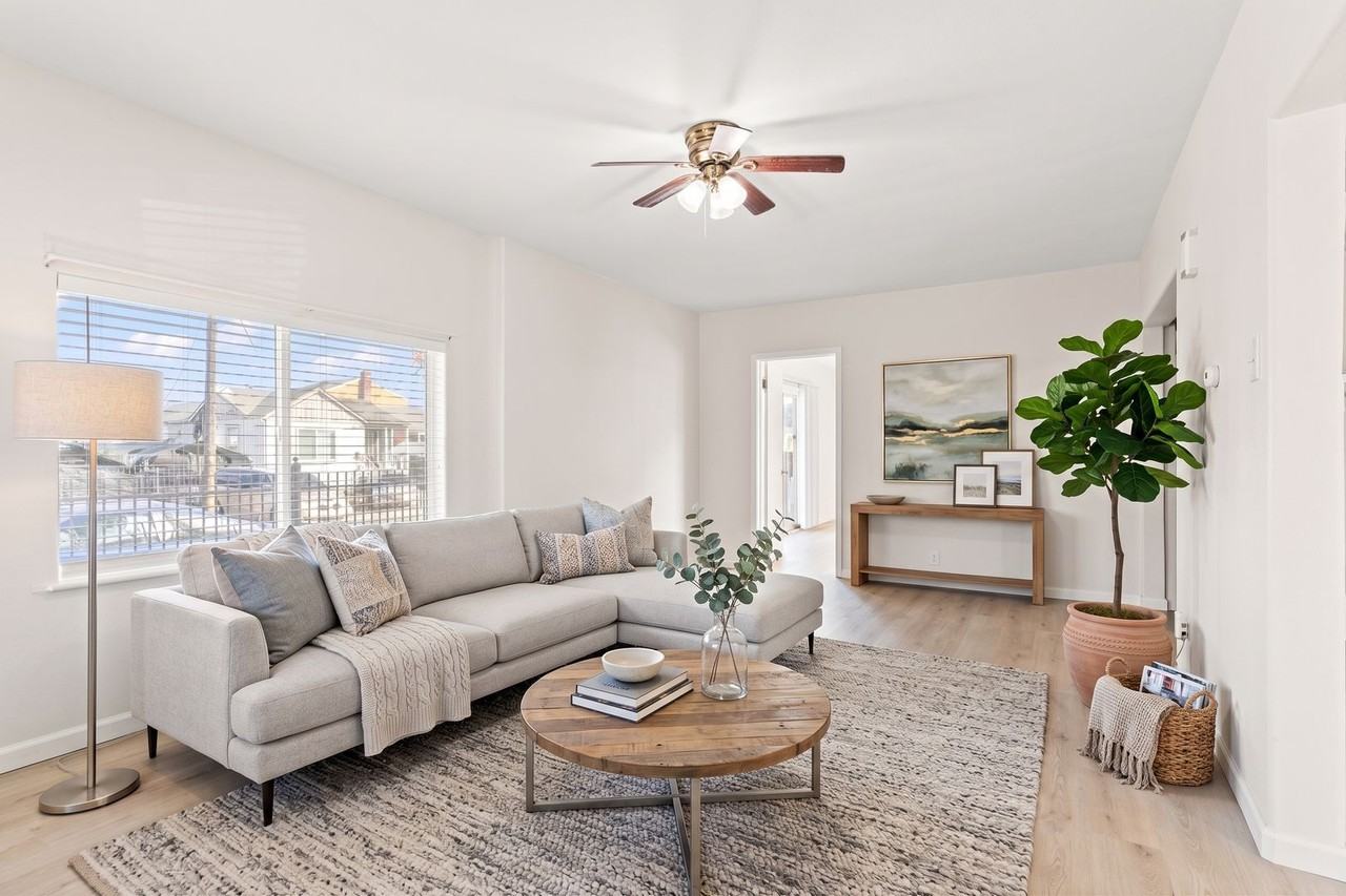 1900 103rd Ave - Photo 2 of 16