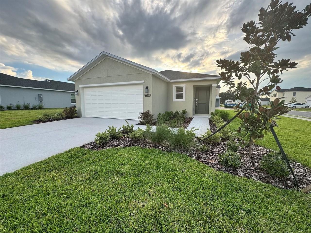 3784 Ne 32nd Ct - Photo 3 of 21