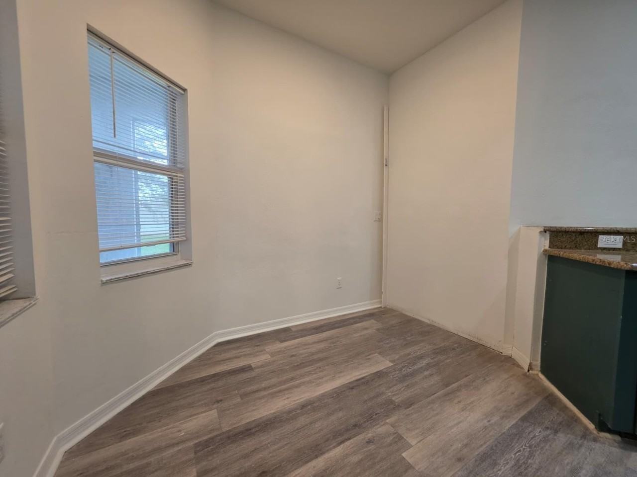 2711 Patrician Cir - Photo 7 of 23