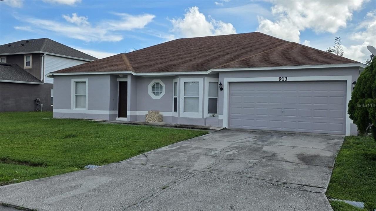 913 Cambridge Ct - Photo 2 of 21