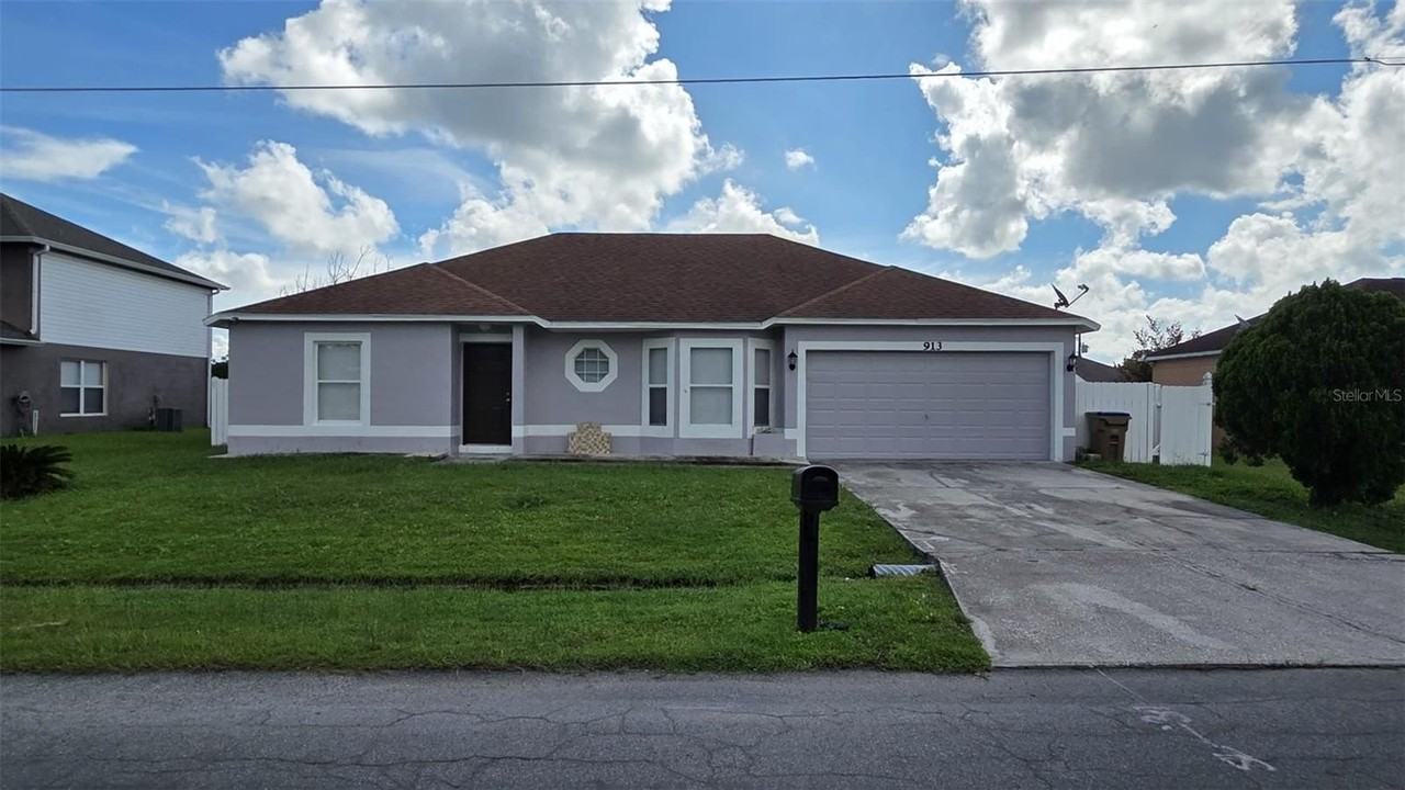 913 Cambridge Ct - Photo 3 of 21