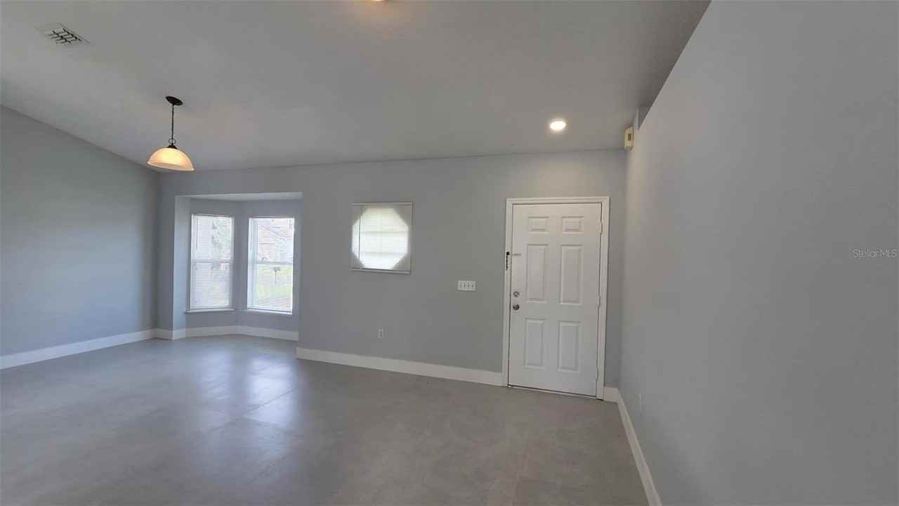 913 Cambridge Ct - Photo 5 of 21