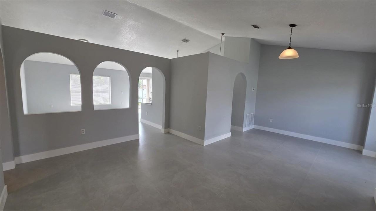 913 Cambridge Ct - Photo 7 of 21