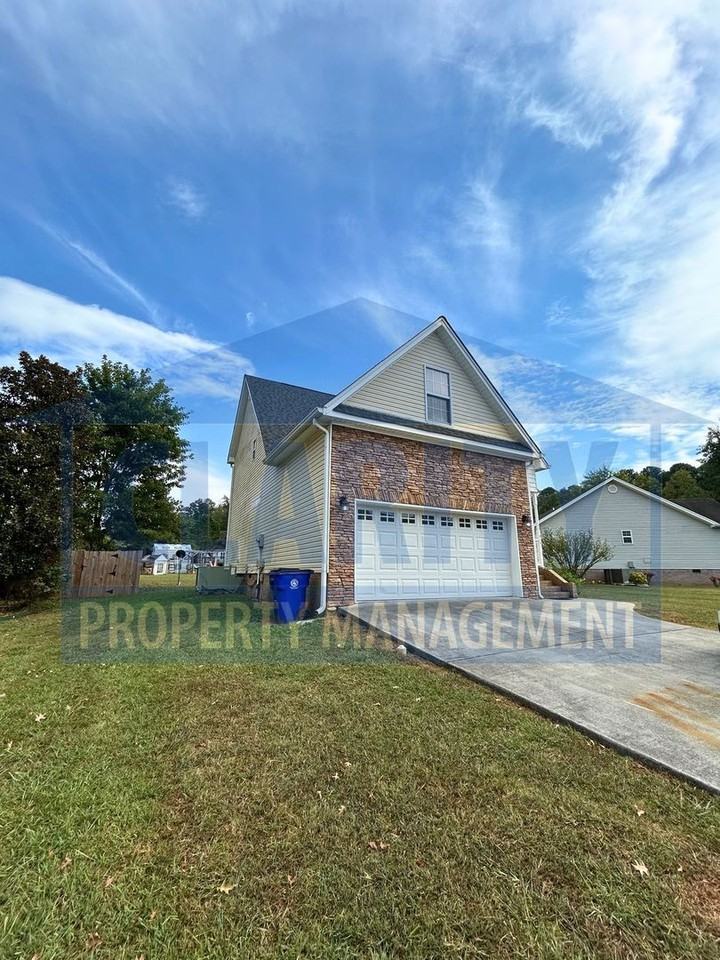 3131 Pin Oaks Cir Ne - Photo 3 of 29