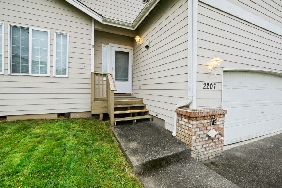 2207 S 252nd Pl - Photo 2 of 24