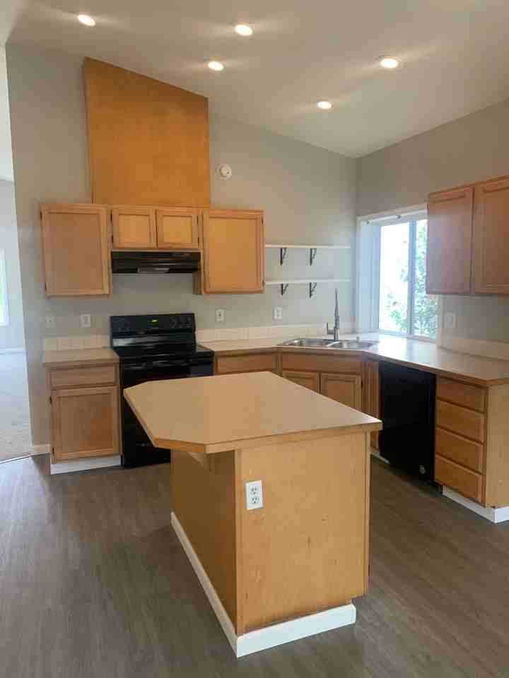 2207 S 252nd Pl - Photo 7 of 24