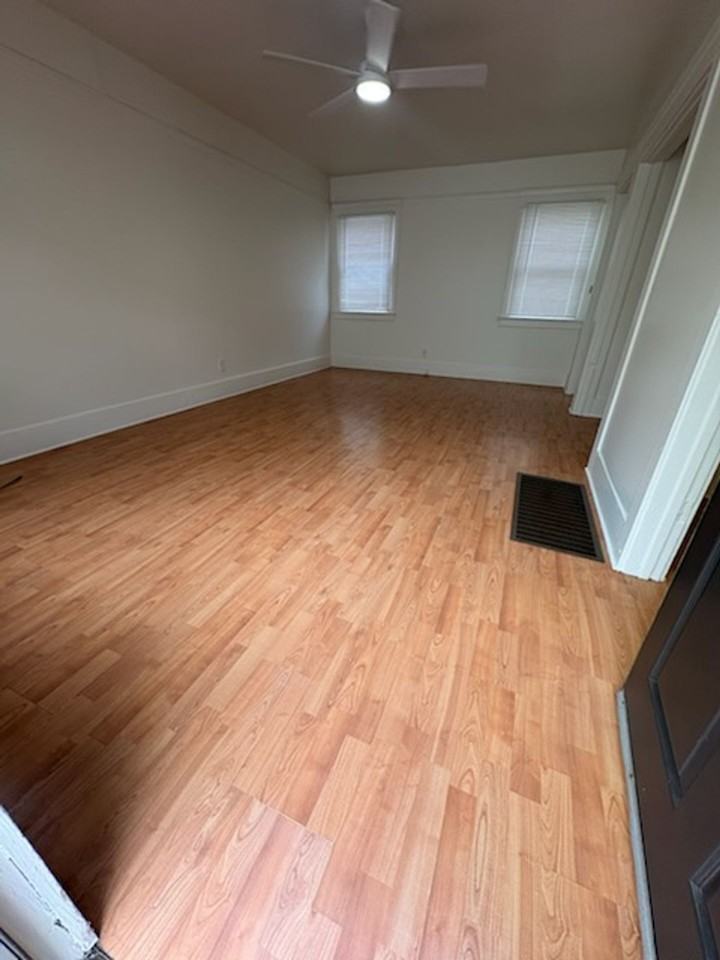 930 E 3rd St #4 - Photo 5 of 26