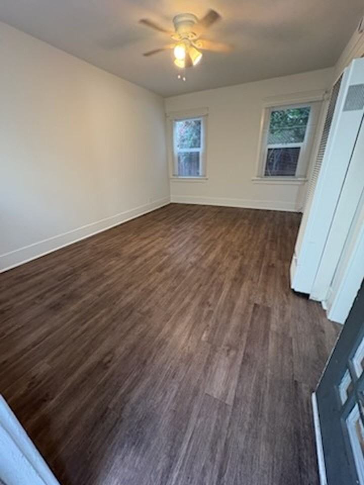 1730 E 7th St - Photo 3 of 20