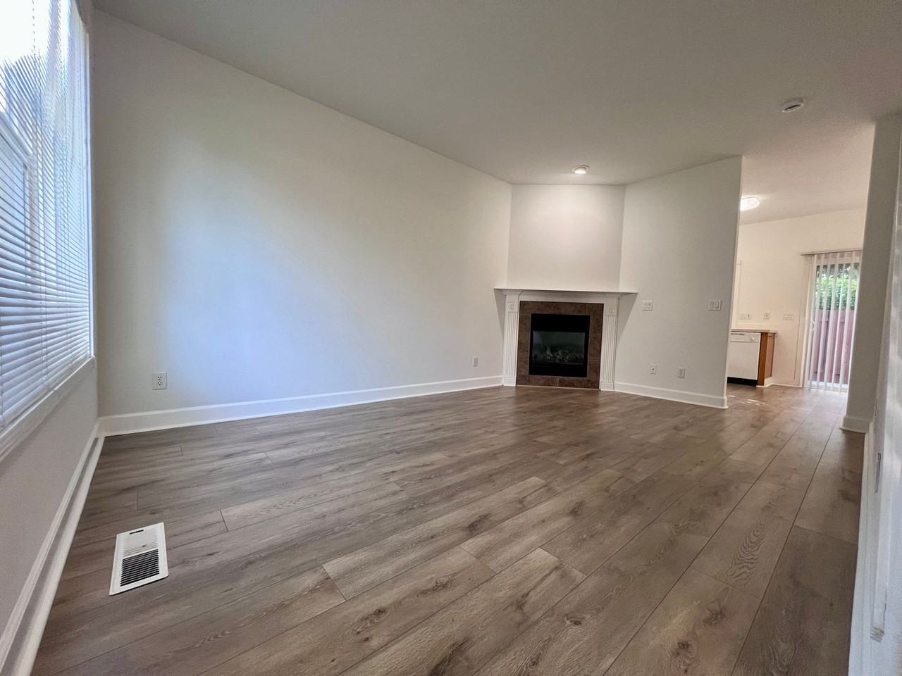 16739 Ne Halsey St - Photo 2 of 25