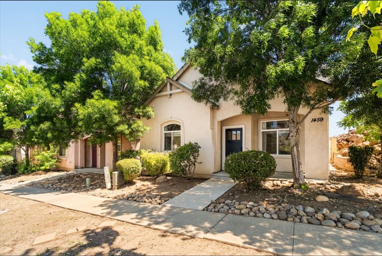 1459 Yosemite Dr - Photo 2 of 42