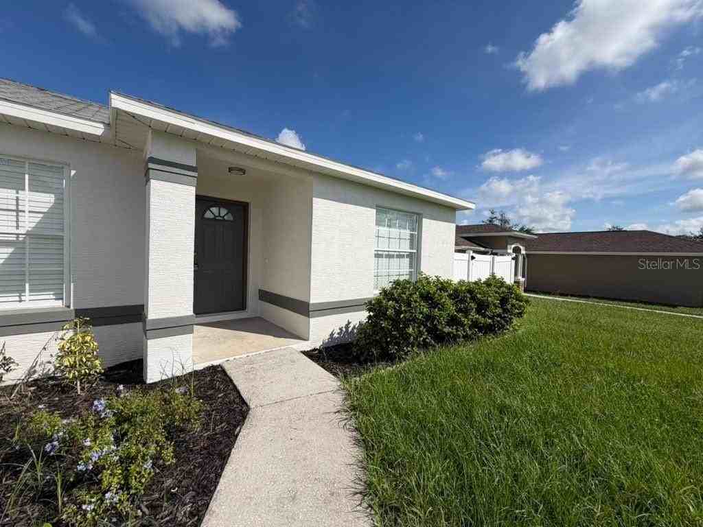 10255 Norwick St - Photo 3 of 25