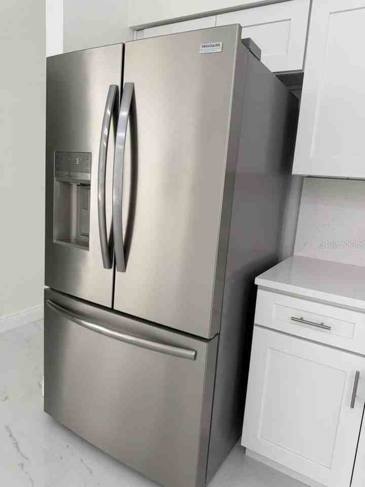 10255 Norwick St - Photo 5 of 25