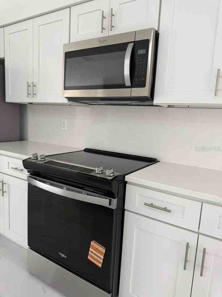 10255 Norwick St - Photo 6 of 25