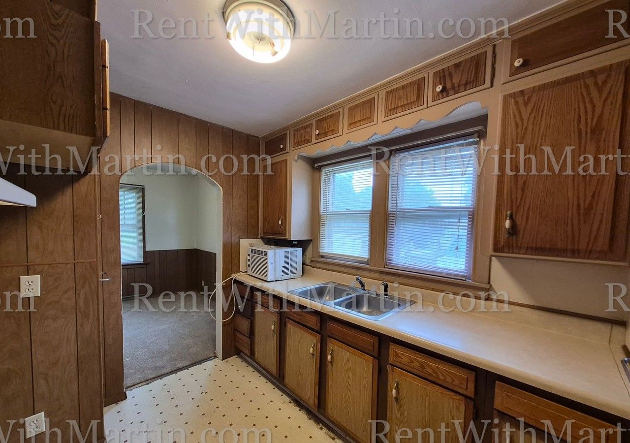 1359 Garden Ave - Photo 6 of 19
