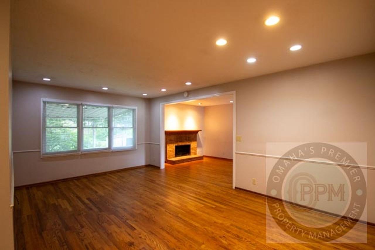12175 Pedersen Dr - Photo 4 of 31