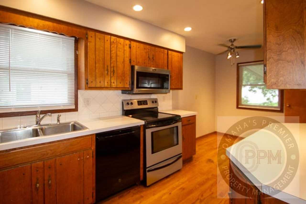 12175 Pedersen Dr - Photo 7 of 31