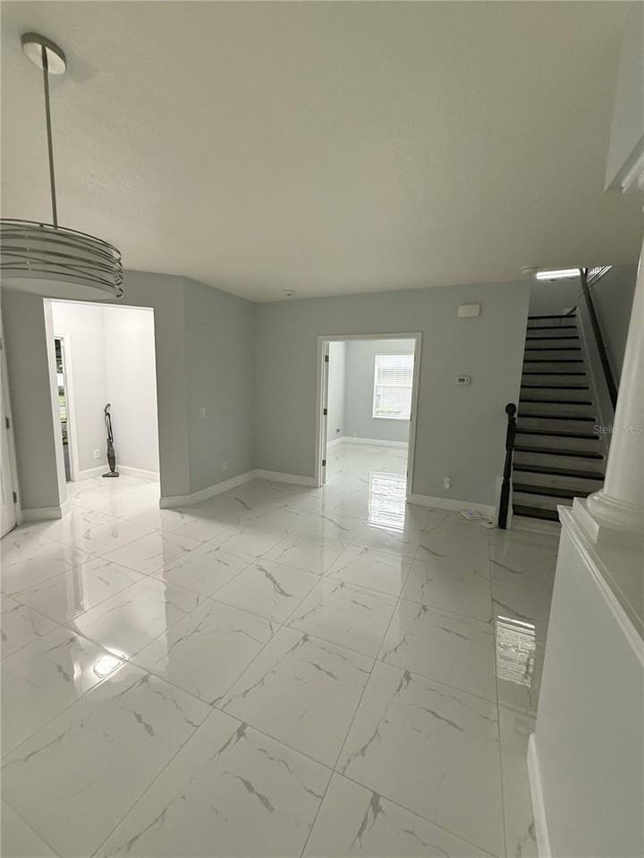 18405 Kentisbury Ct - Photo 4 of 50