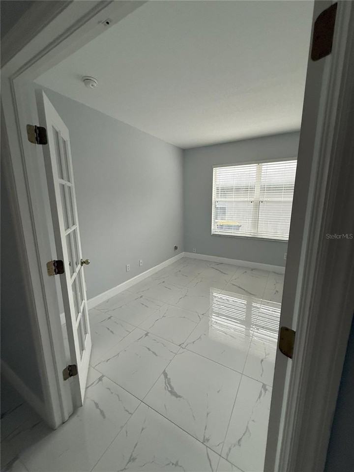 18405 Kentisbury Ct - Photo 5 of 50