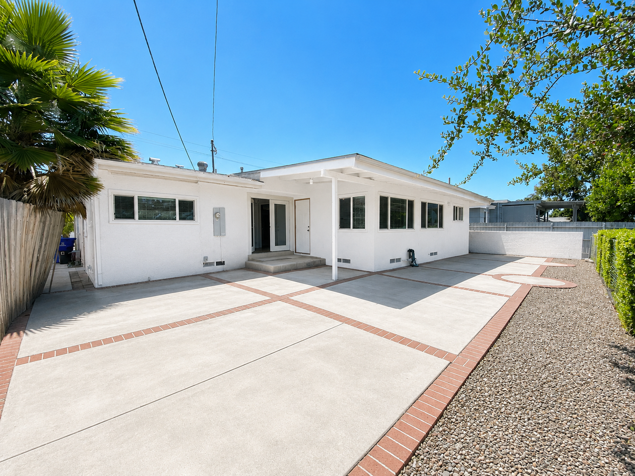 5607 Dorothy Way - Photo 2 of 9