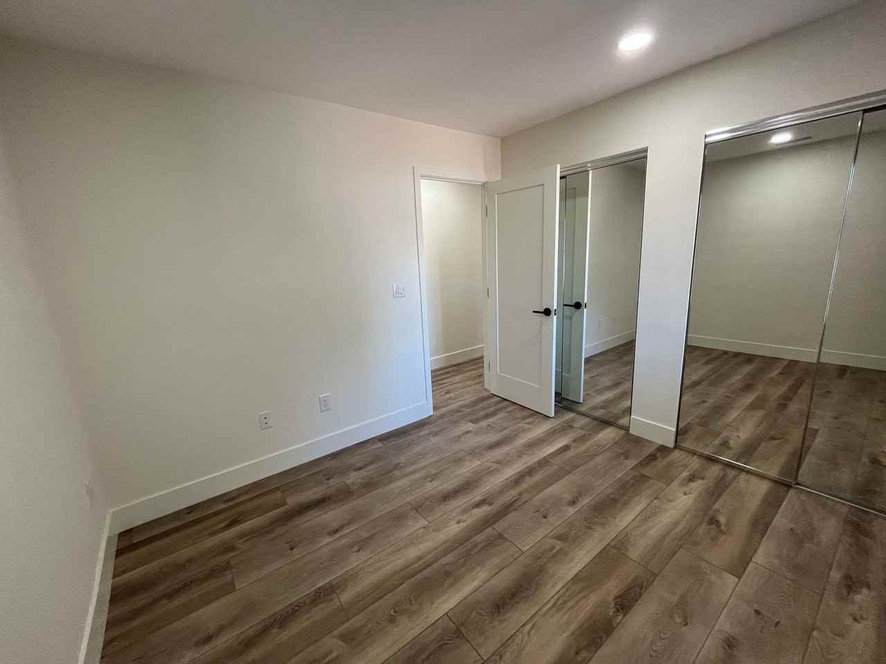 5607 Dorothy Way - Photo 5 of 9
