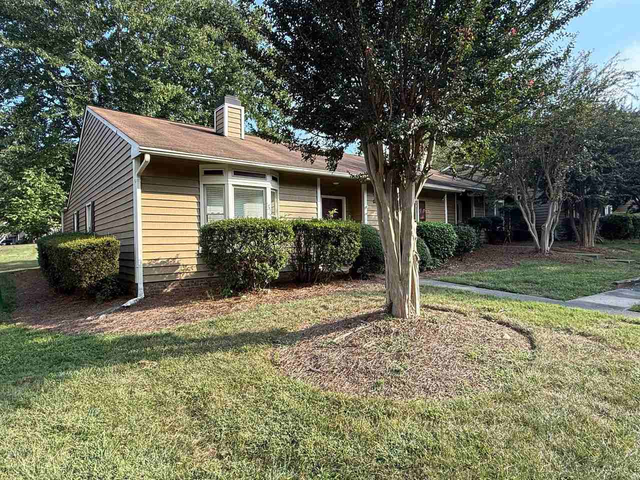 8317 Summerglen Cir #102 - Photo 2 of 33