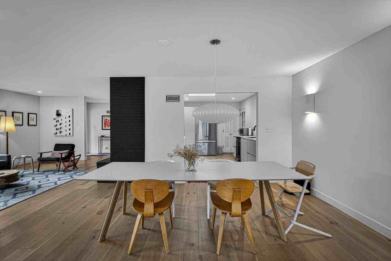 1624 W 50th St - Photo 5 of 25