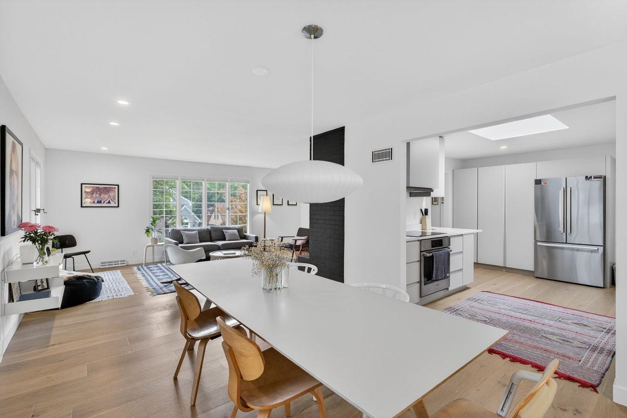 1624 W 50th St - Photo 6 of 25
